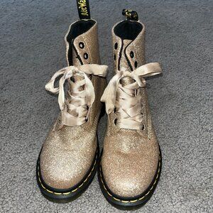 DOC DR. MARTENS 1460 PASCAL GOLD GLITTER RIBBON LACE UP CLASSIC BOOTS EUC SIZE 8